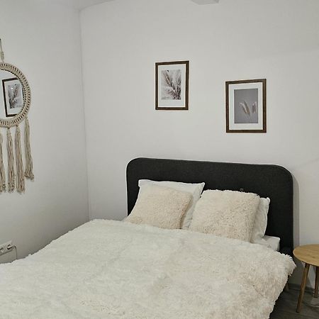 Studio Apartment Gigi Zagabria Esterno foto