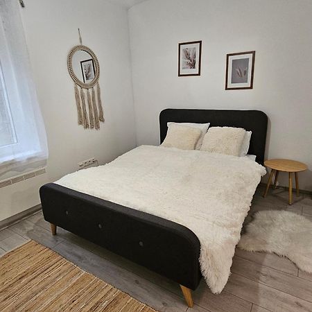 Studio Apartment Gigi Zagabria Esterno foto